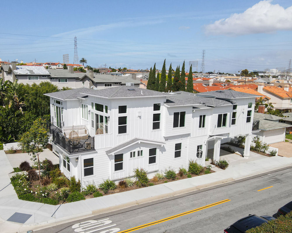 outside view of a teen mental health center in Redondo Beach