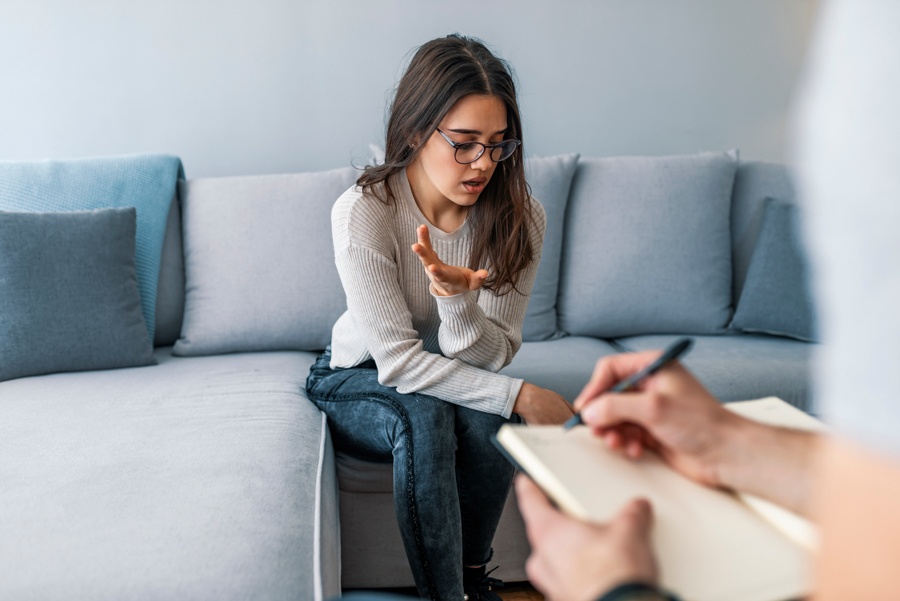 a-teen-girl-in-individual-therapy